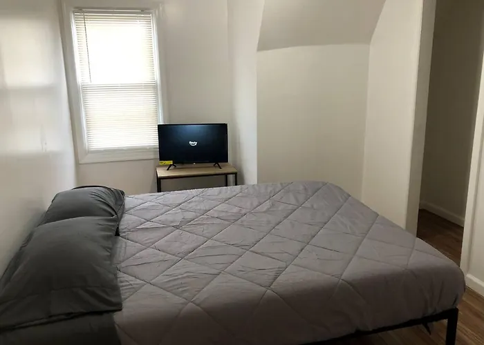 Private Apartment With 3 Bedrooms And 1 Bathroom Near Newark International Airport Ewr And New York City